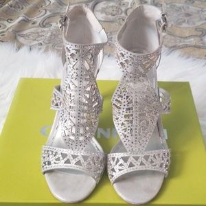 - 💕Gianni Bini Silver Crystal Sandals